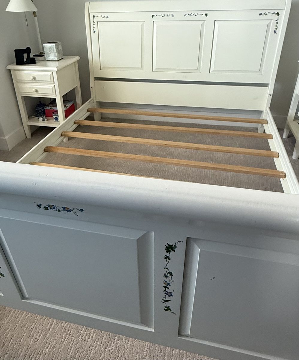 Queen Size sleigh Bed W/Night Tables