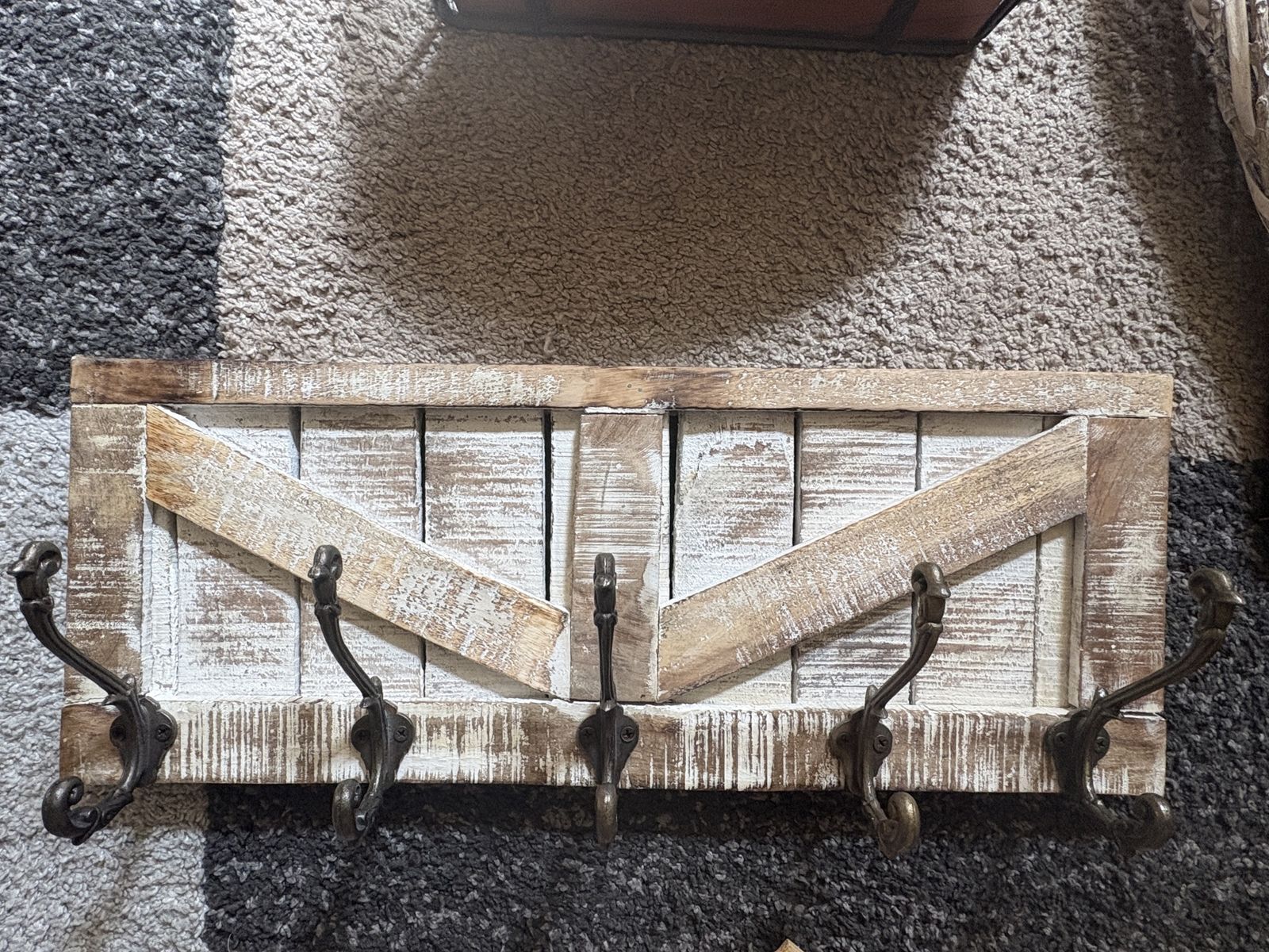 Rustic Farmhouse Wood Wall Mounted Rack