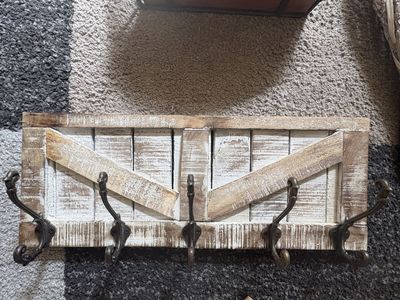 Rustic Farmhouse Wood Wall Mounted Rack