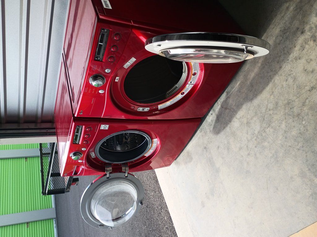lg front loading washer and dryer in good conditio