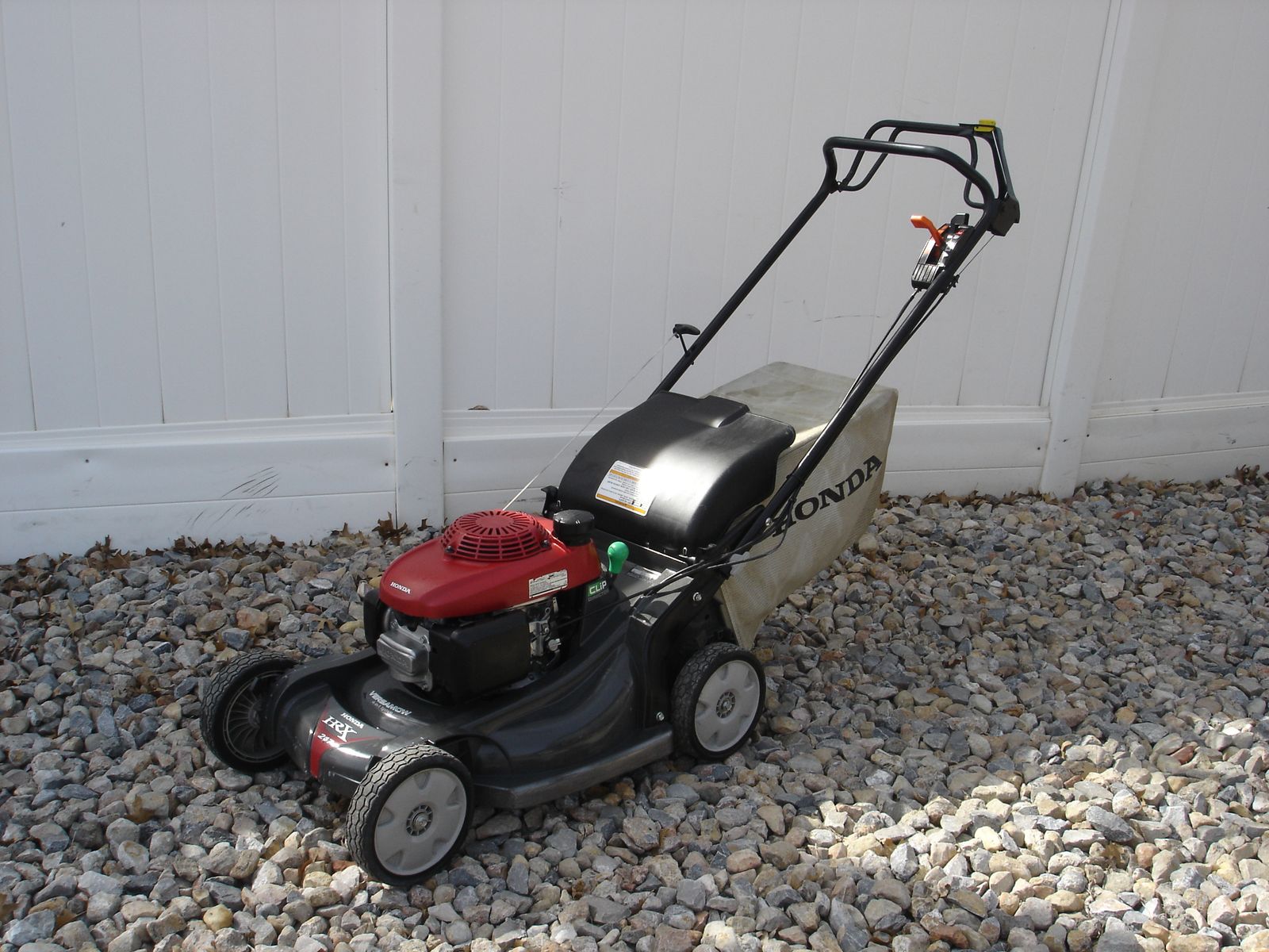 Honda HRX Lawn Mower – Self Propelled – Excellent Condition  High-quality Versamow system - one of the best mowers made!