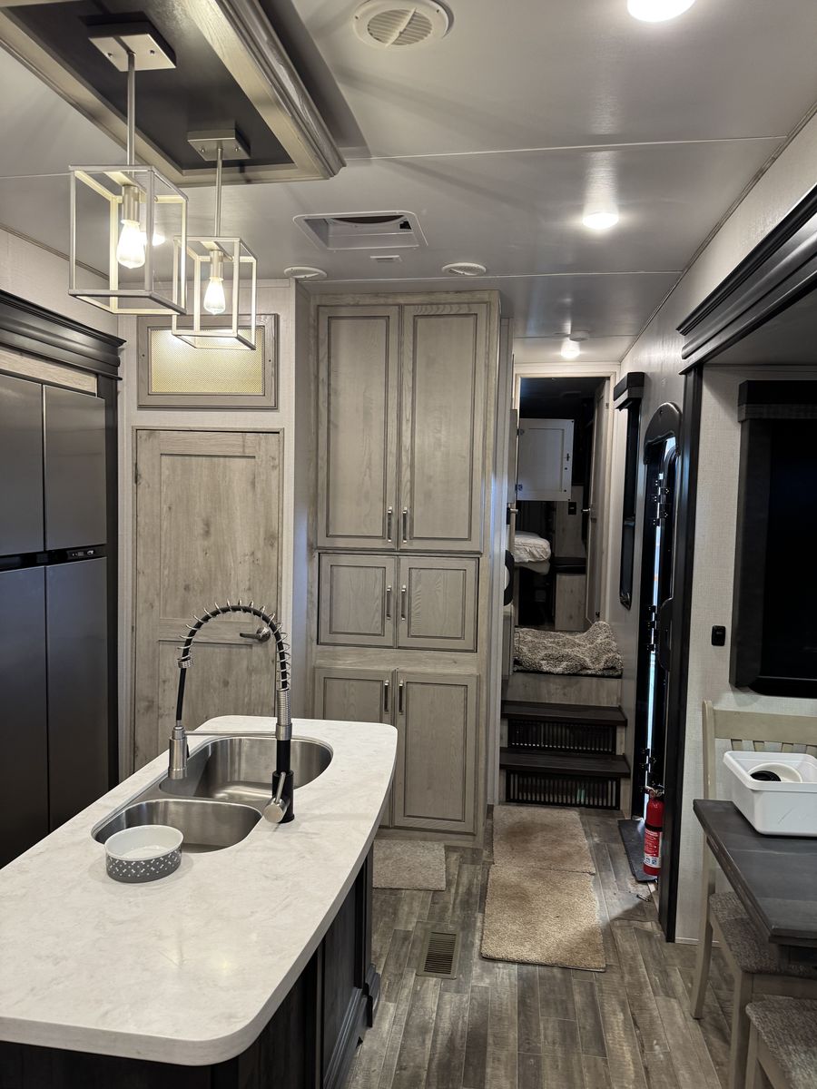 2021 Keystone Avalanche / 5th Wheel (Model 312RS)