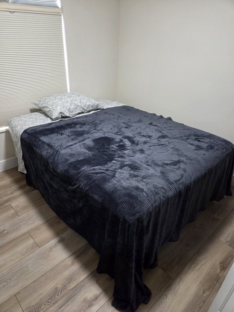 Beautyrest Recharge Kenosha Place Luxury Firm Mattress & Box Spring - Queen Size