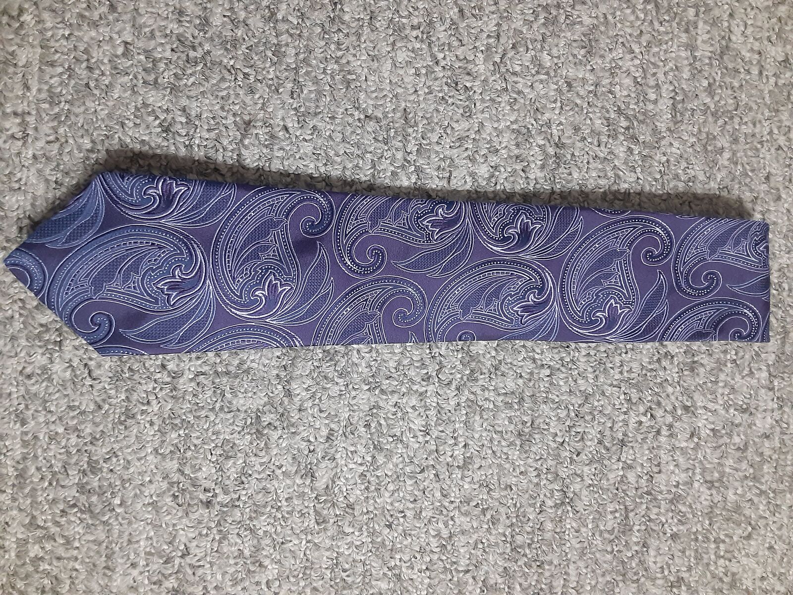 Hart Schaffner Marx Purple Paisley Tie