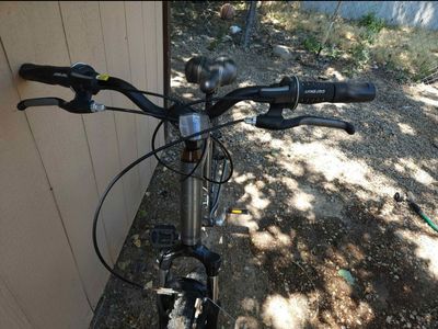 Gripshift Mountain Bike - Medium Size, Perfect for Commuting or Camping