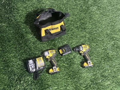 DEWALT 20V MAX Cordless Drill/Driver & Impact Driver Combo Kit with 1 Battery & Charger
