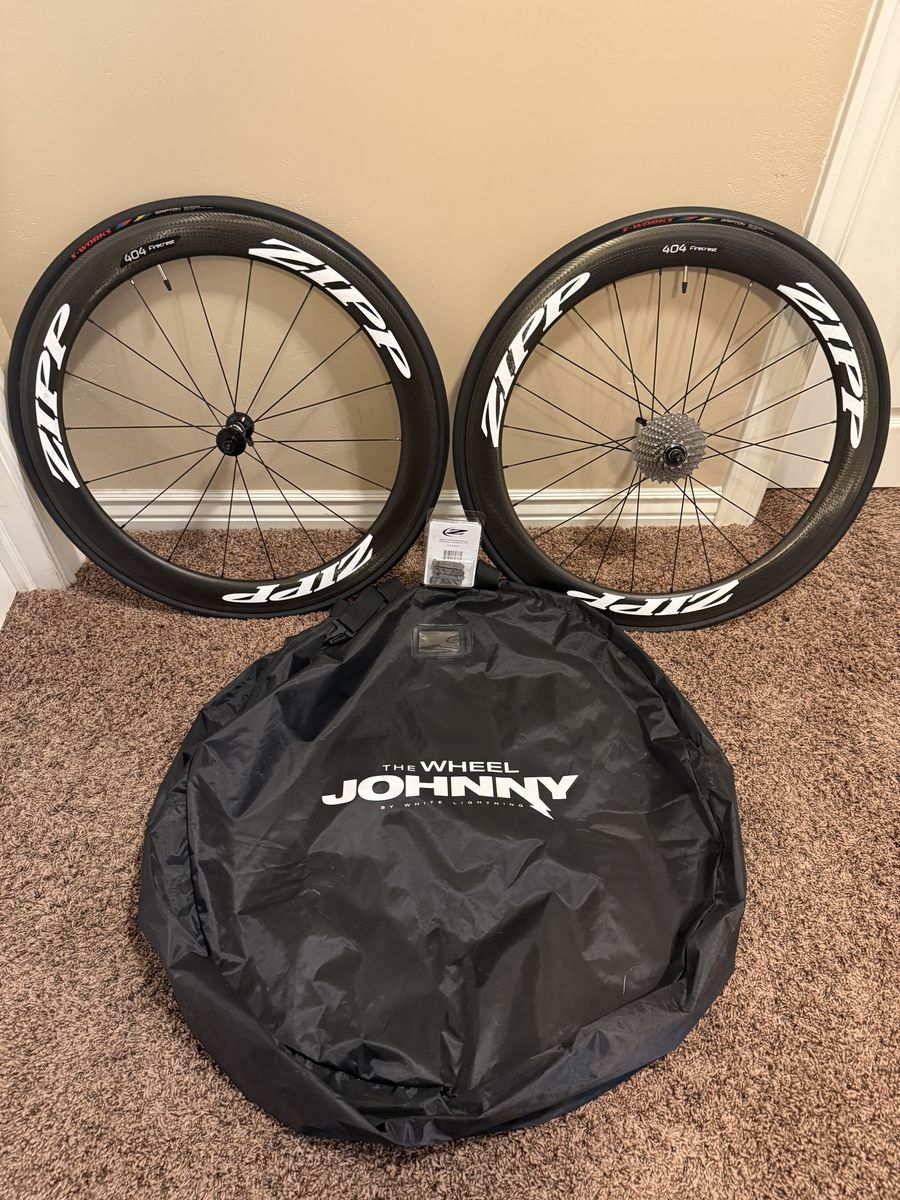 Zipp 404 Firecrest Carbon Clincher Road Bike Wheelset-Excellent Condition low miles races only rim brakes tires cassette include