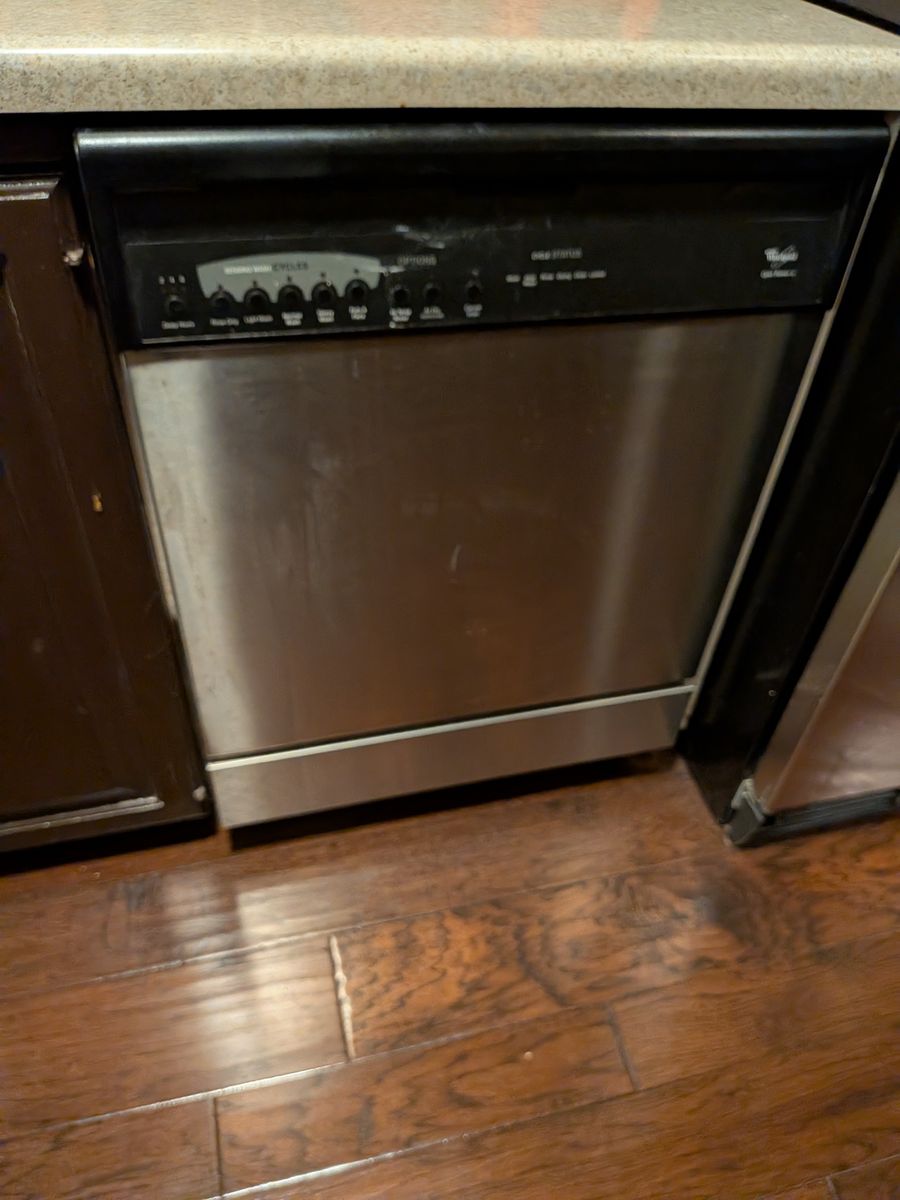 Whirlpool Built-In Dishwasher Stainless Steel