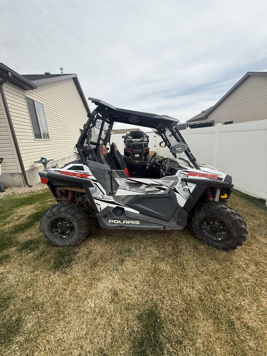 2018 Polaris Razor