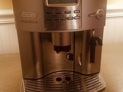 Espresso, Cappucino, Coffee Maker Delonghia - bday, anniversary, etc.