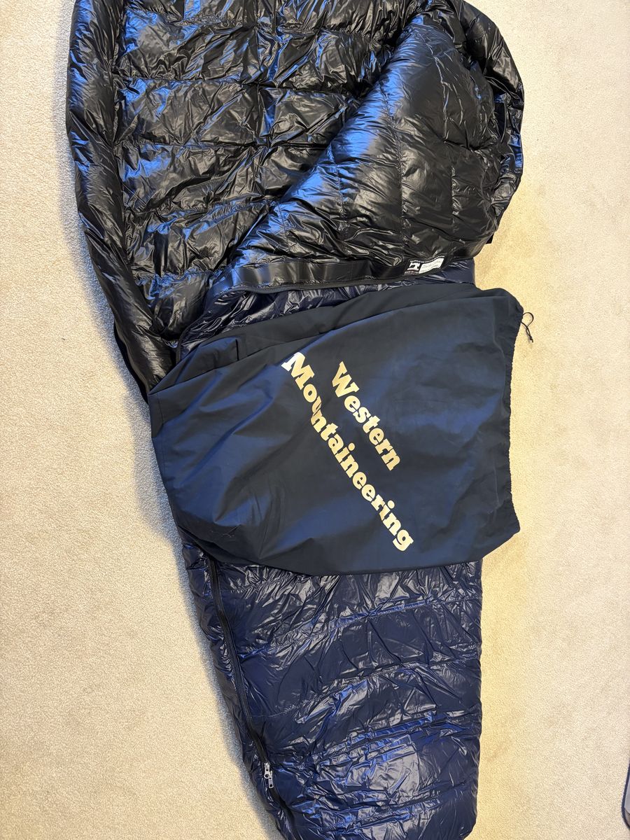 Western Mountaineering Terralite 25 degree semi-rectangular sleeping bag, 6'6" left zip