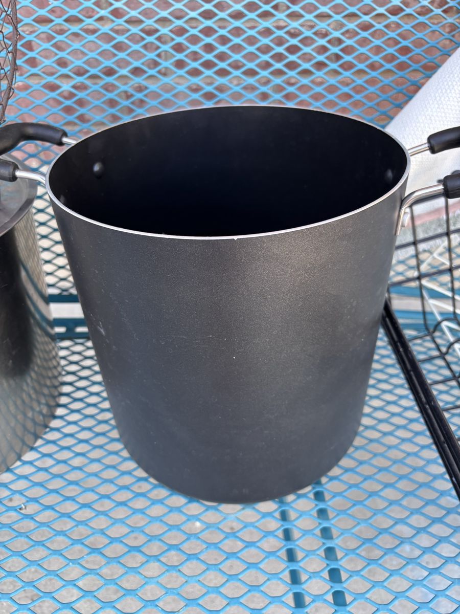 T-Fal 12 quart non stick stock pot no lid.