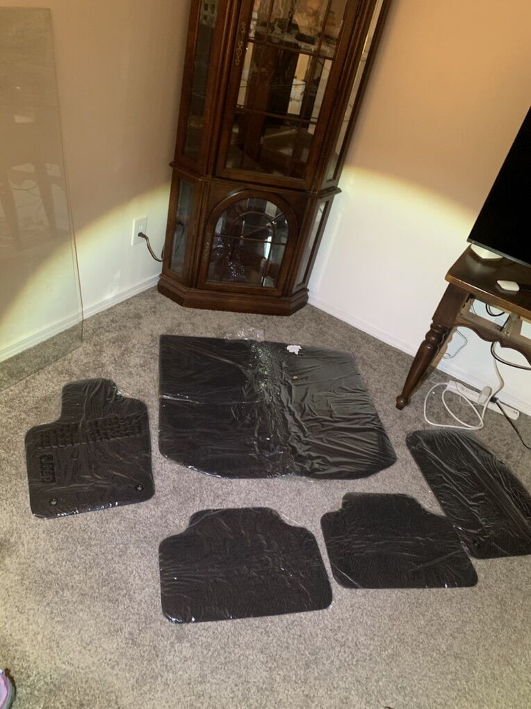 Jeep Grand Cherokee 2013-2017 OEM MFG Carpet Mats