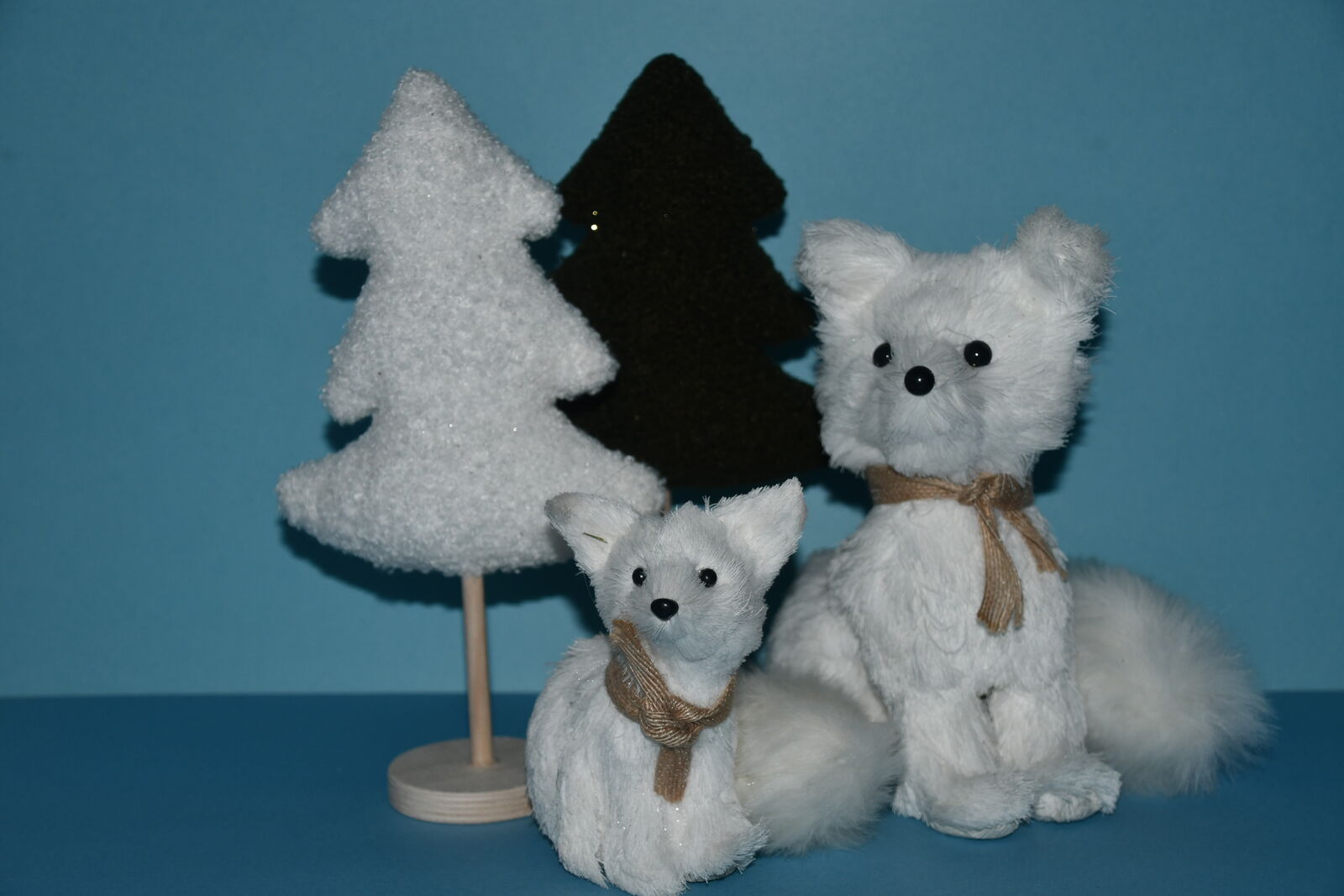 2 FOX & 2 TREES CHRISTMAS DECOR ITEMS ~ TREES 10" ~ FOX 5" & 8" ~ CUTE & CLEAN!