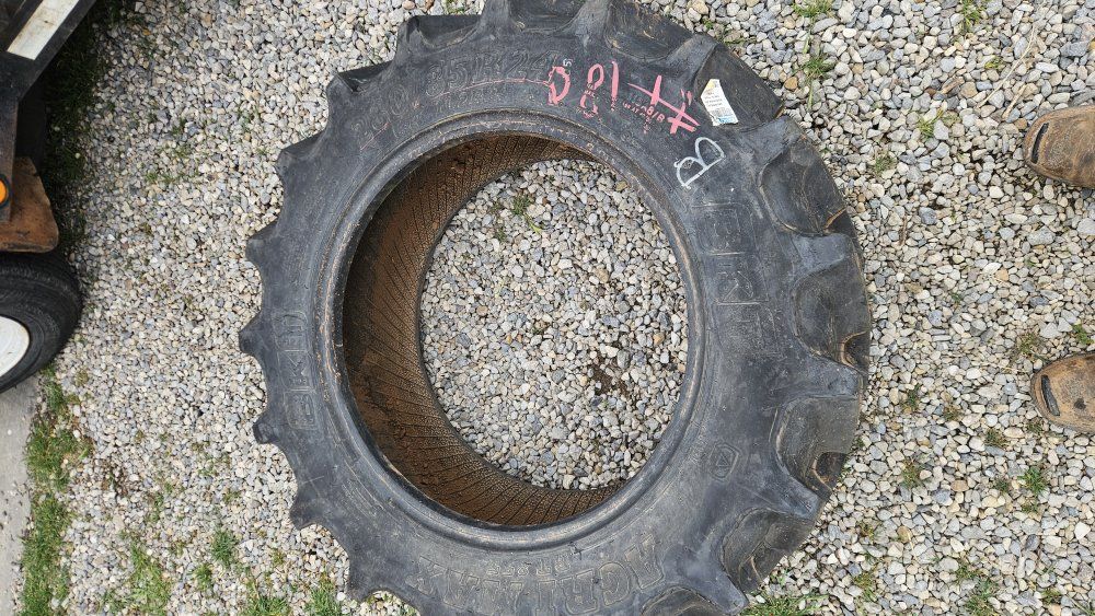 Tractor tire