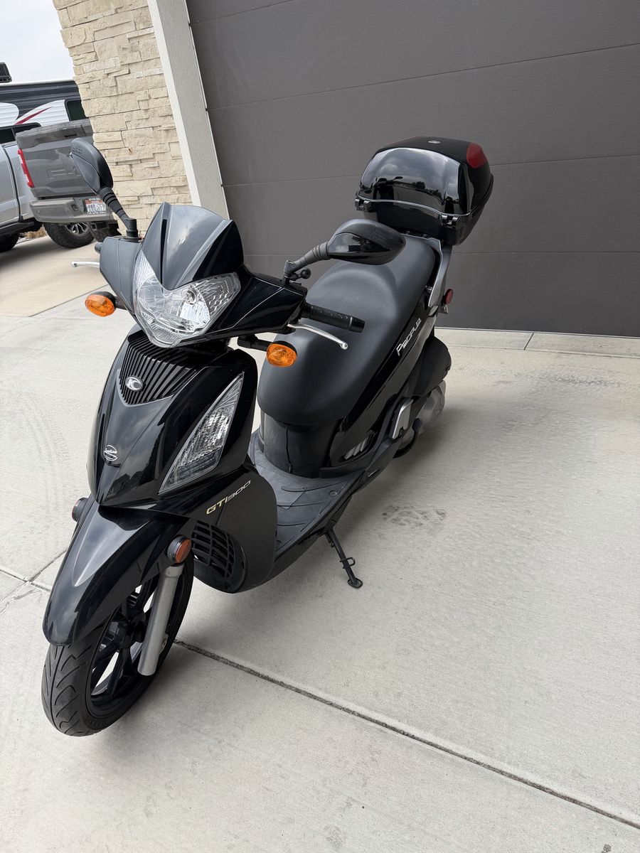 2015 Kymco People GT 300i Scooter – Only 3,029 Miles – Clean Title