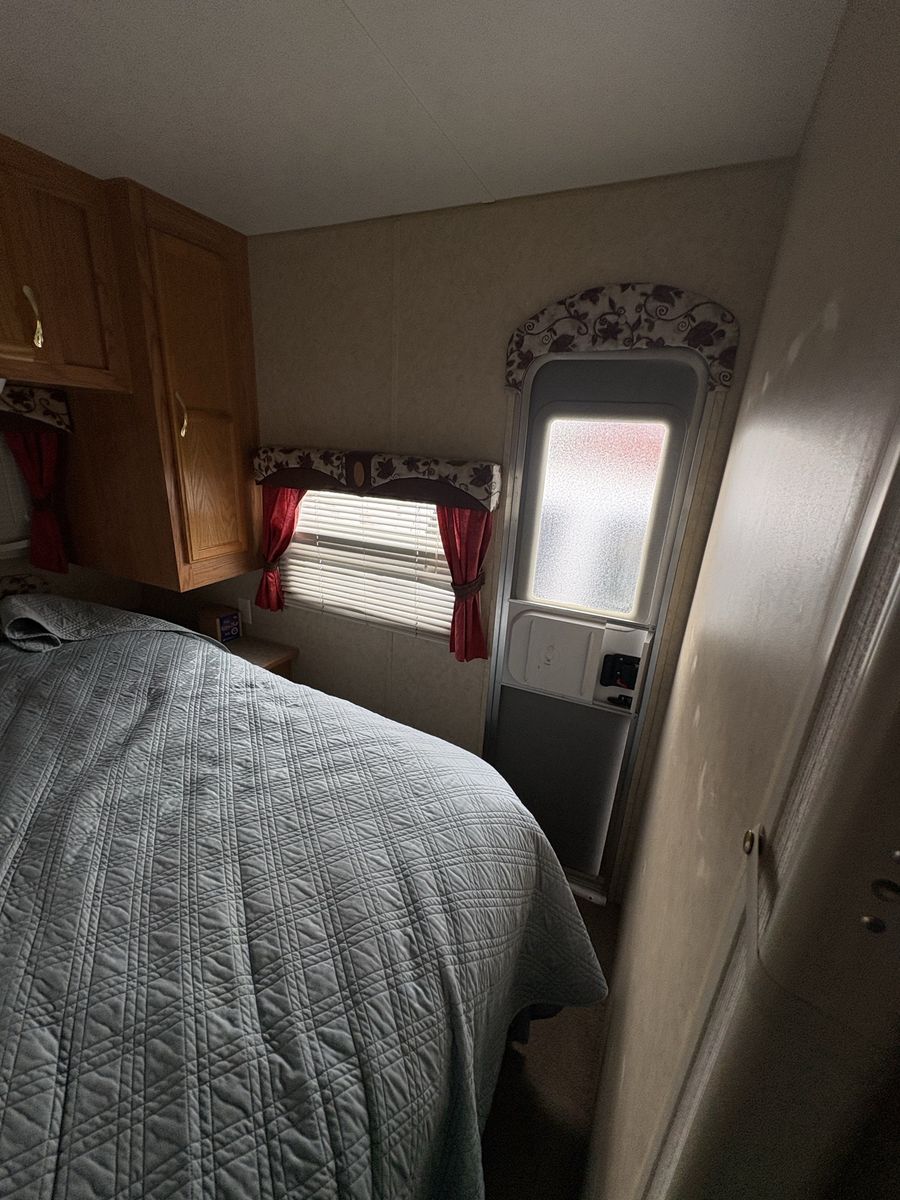 Main image 10