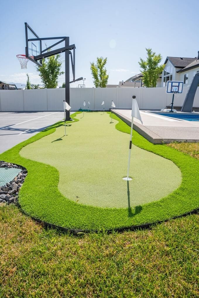 Putting Green | Basketball Court | Landscape