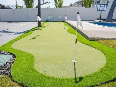 Putting Green | Basketball Court | Landscape