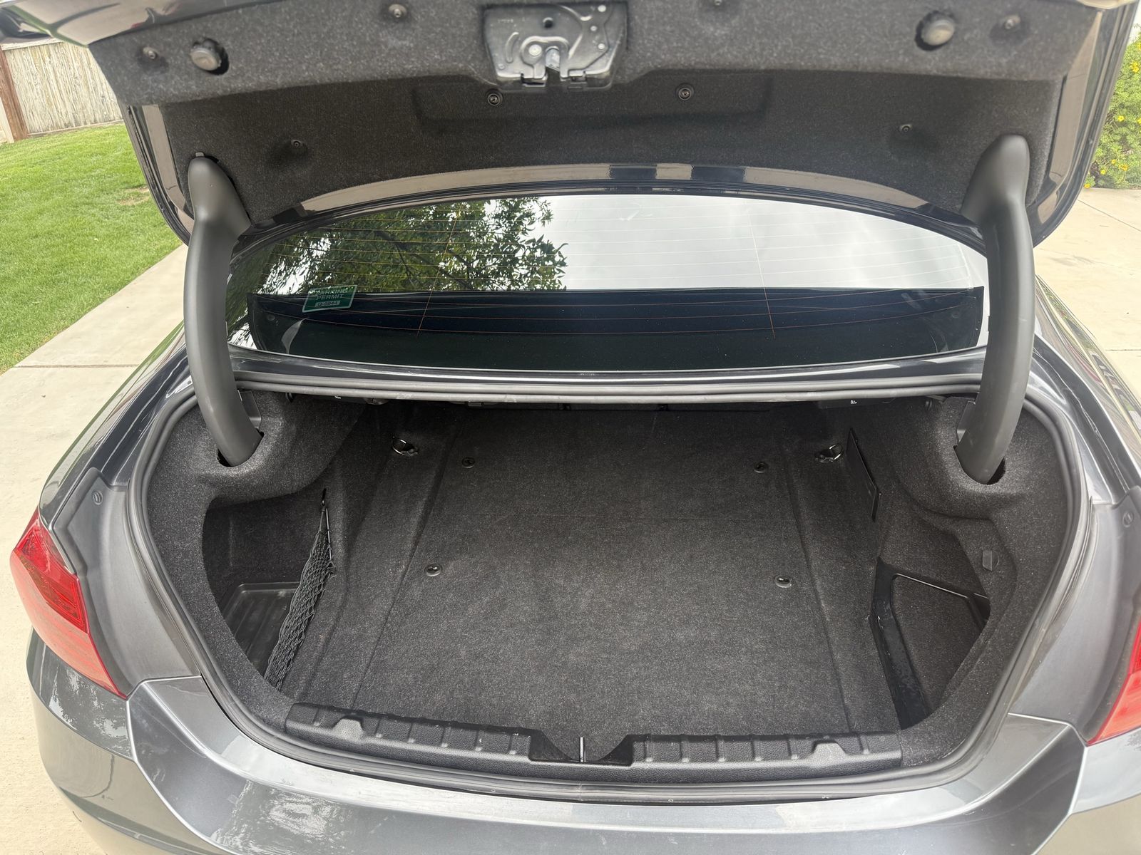 Main image 7