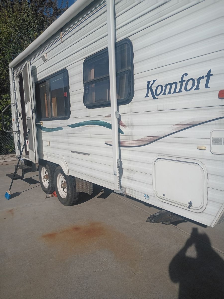 2002 kcomforter 21 foot bumper pool