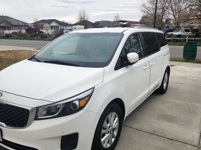 2017 KIA SEDONA LX