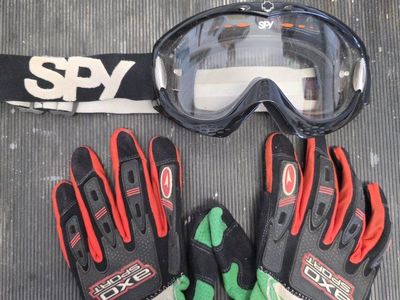 SPY Goggles and Thor AXO MX Men's glove size XL