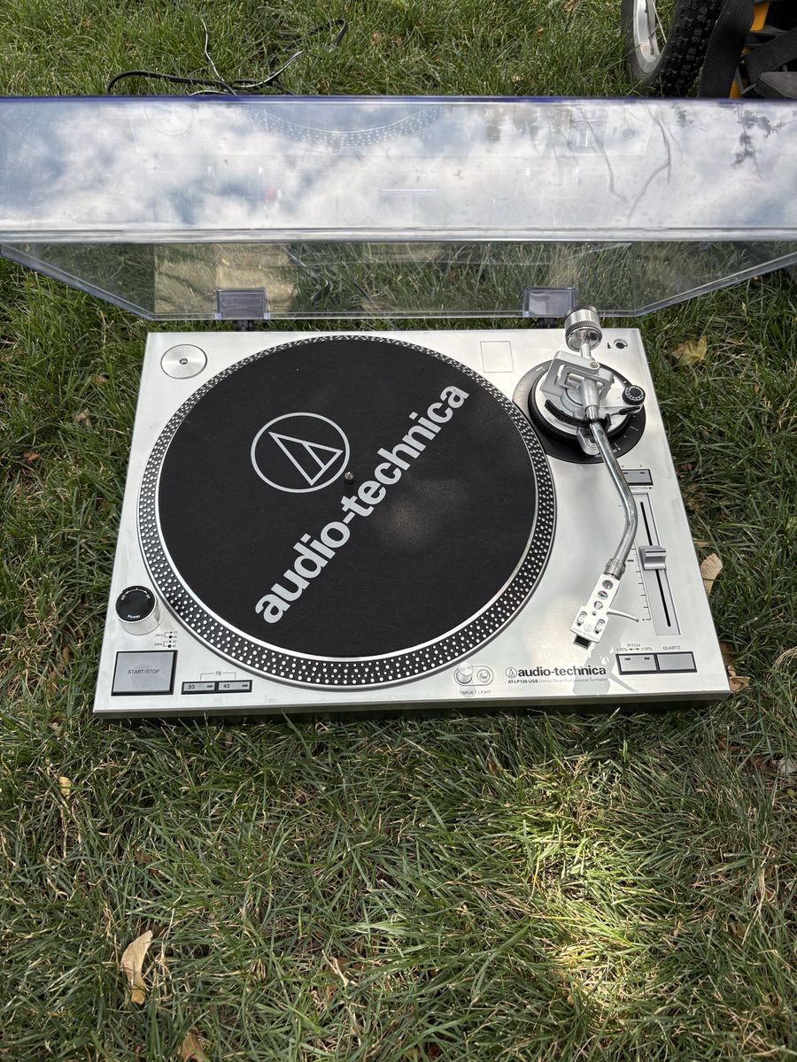Audio-Technica AT-LP120-USB turntable