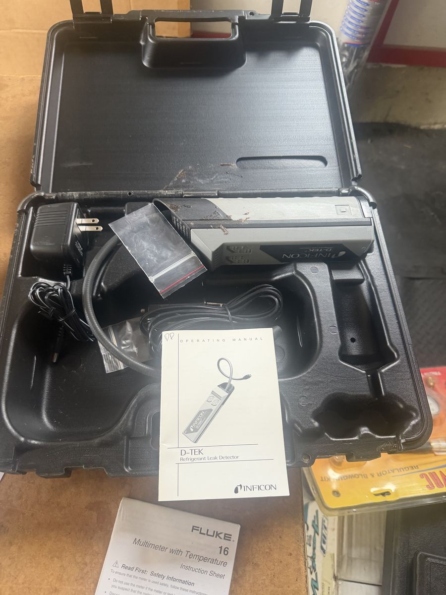 INFICON D-TEK Refrigerant Leak Detector Set with Hard Case and Manual