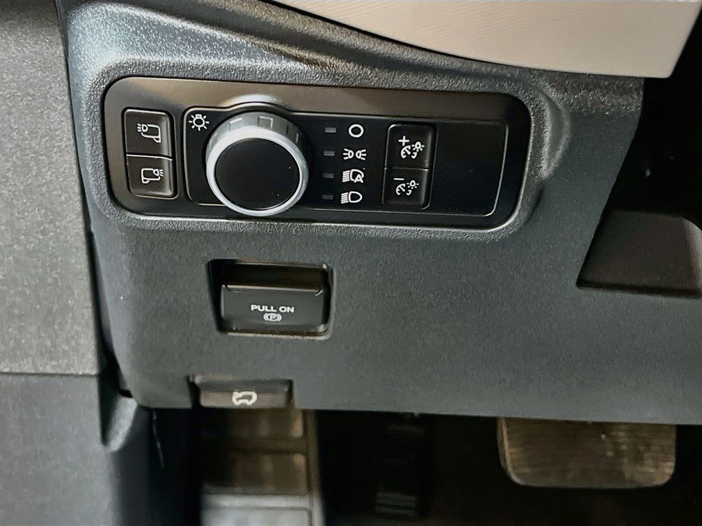 Main image 10