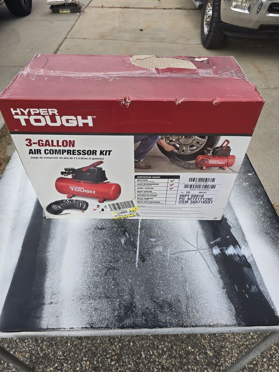 Hyper Tough 3 gallon air compressor kit New in Box