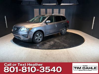 2017 Nissan Pathfinder SV