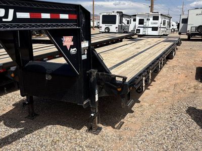 8.5x40 PJ Trailers Gooseneck Air Ride Equipment Trailer - 25.9K GVWR - Air Ride