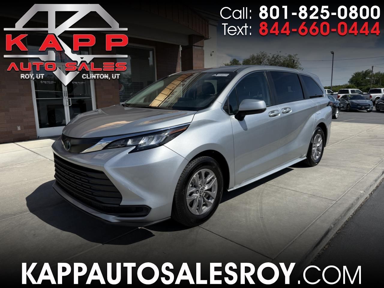 2022 Toyota Sienna LE 8-Passenger