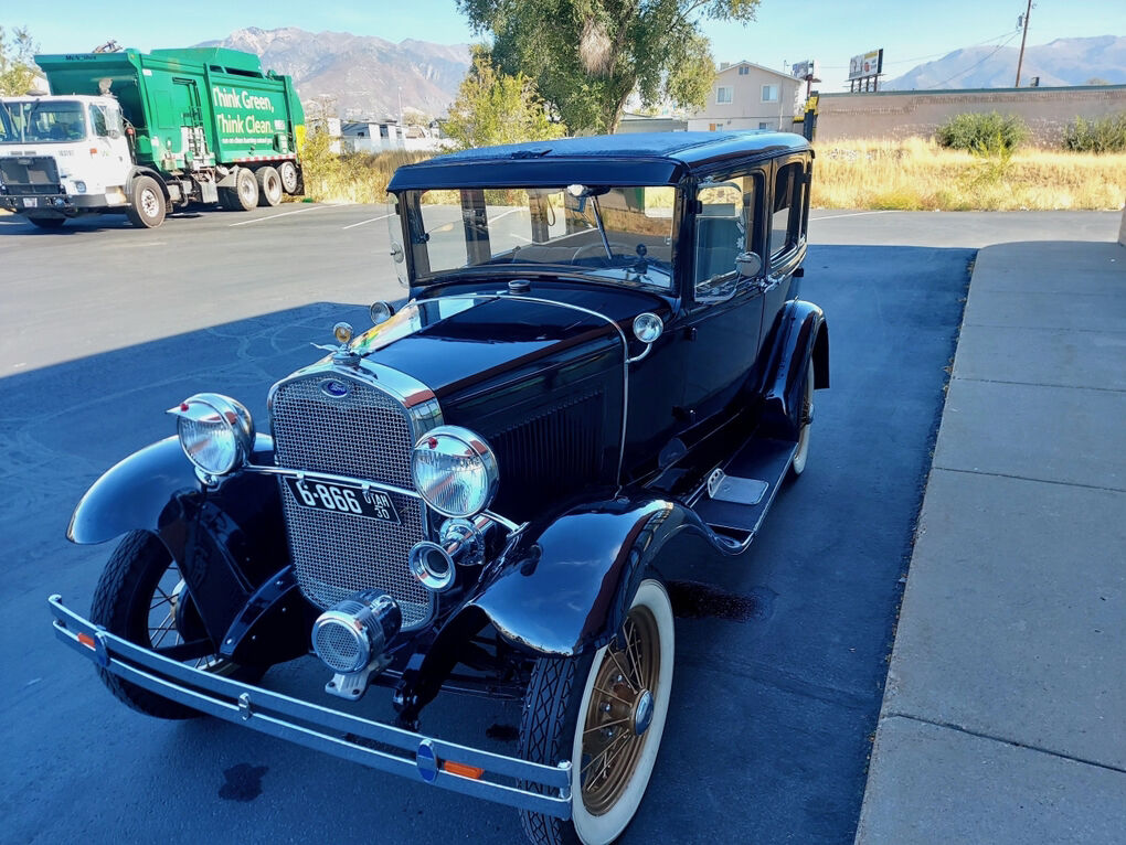 1930 FORD ANTIQUE