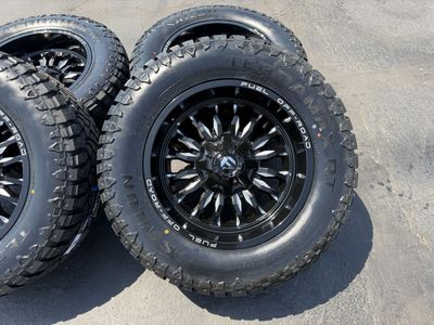 20” Fuel Arc 20x10 8 Lug 8x170 35” Sailun R/T 35x12.50R20 Ford F250 F350 Superduty