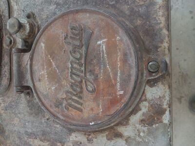 MAGNOLIA OILCO. oil dispenser