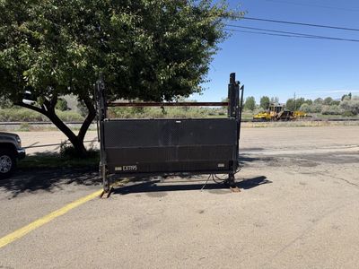 Waltco Hydraulic Liftgate -RGL-40 Diamond Plate Surface, Foldable for Trucks/Trailers