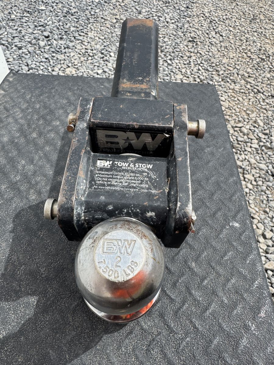 B&W 5” stow & go receiver hitch