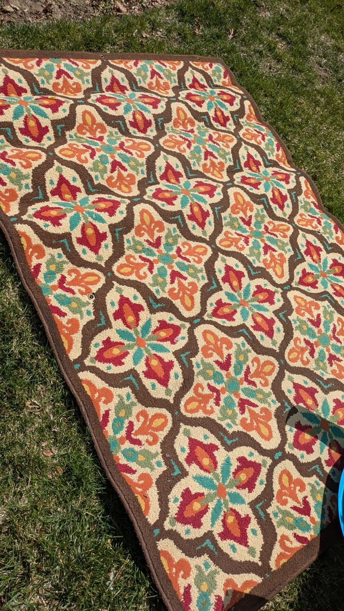 Area rug 5'x7'