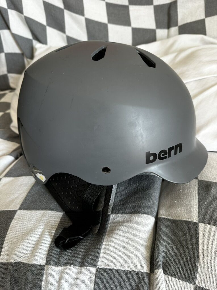 Bern Watts Ski/Snowboard Helmet L Size