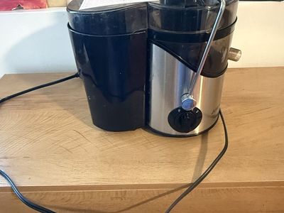 Juilist Electric Centrifugal Juicer Machine - Stainless Steel & Black