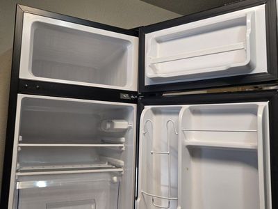 Mini fridge with freezer