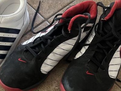 Boys size 7 shoes Nike