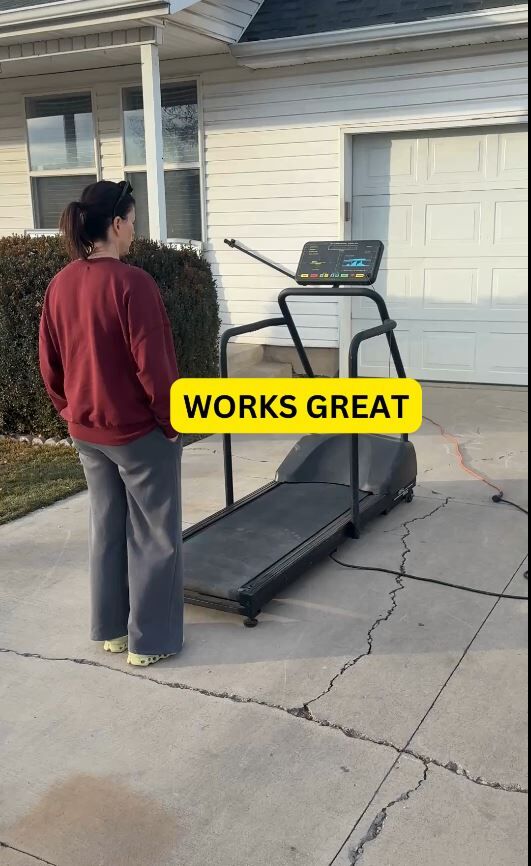 FREE DELIVERY - WORKING Treadmill (W/ Incline)