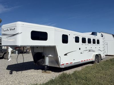 2024 TrailsWest 4 Horse