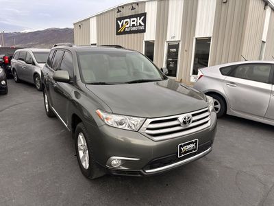 2011 TOYOTA HIGHLANDER SE