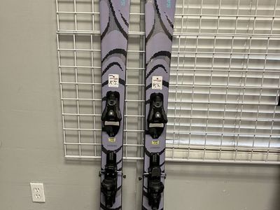Salomon QST 100 164cm Skis w/ SALOMON NR Strive 11 GW SAL Demo Binding - Lightly Used (2026)