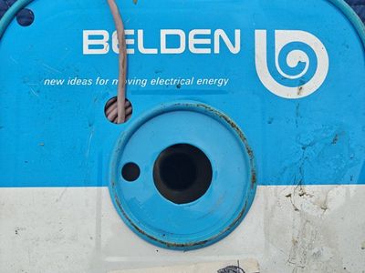 Belden 8772-1000 20 AWG Stranded 3 Conductor Shielded Plastic Jacketed Cable