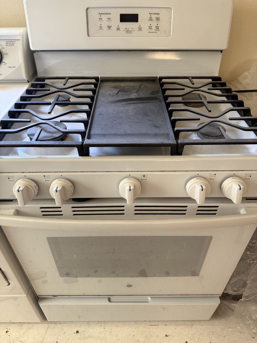 GE natural gas stove